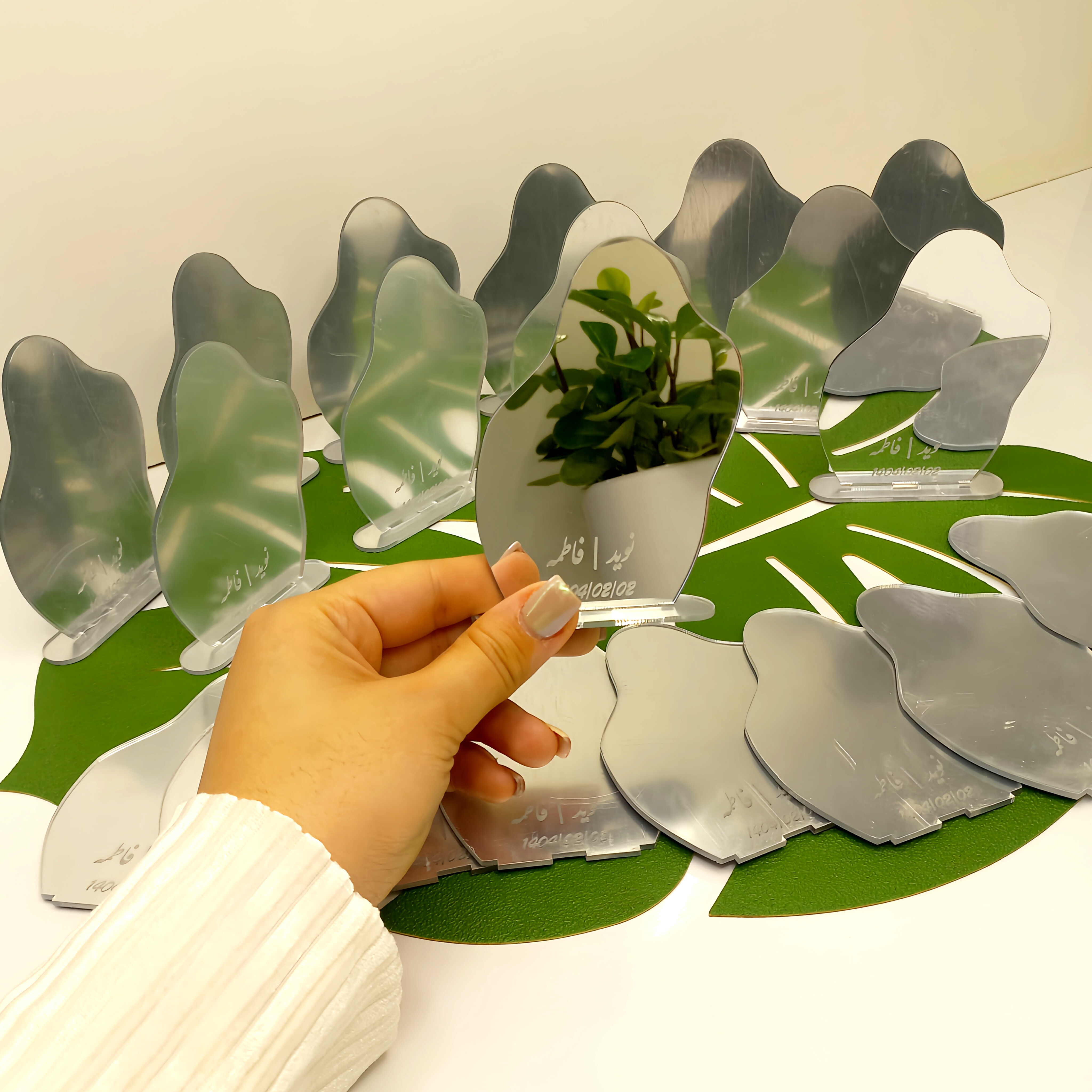 گیفت آینه دفرمه