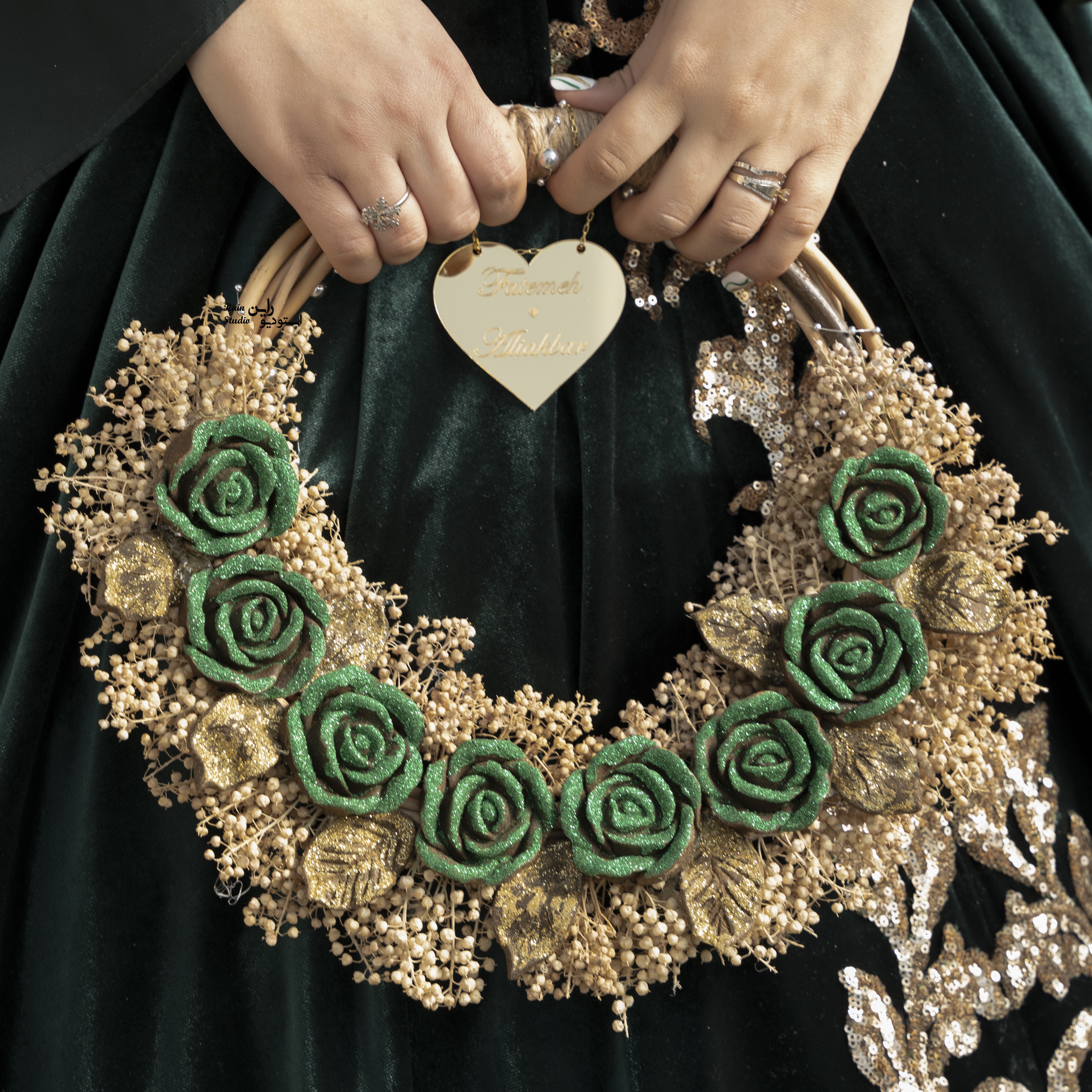 حلقه گل حنایی