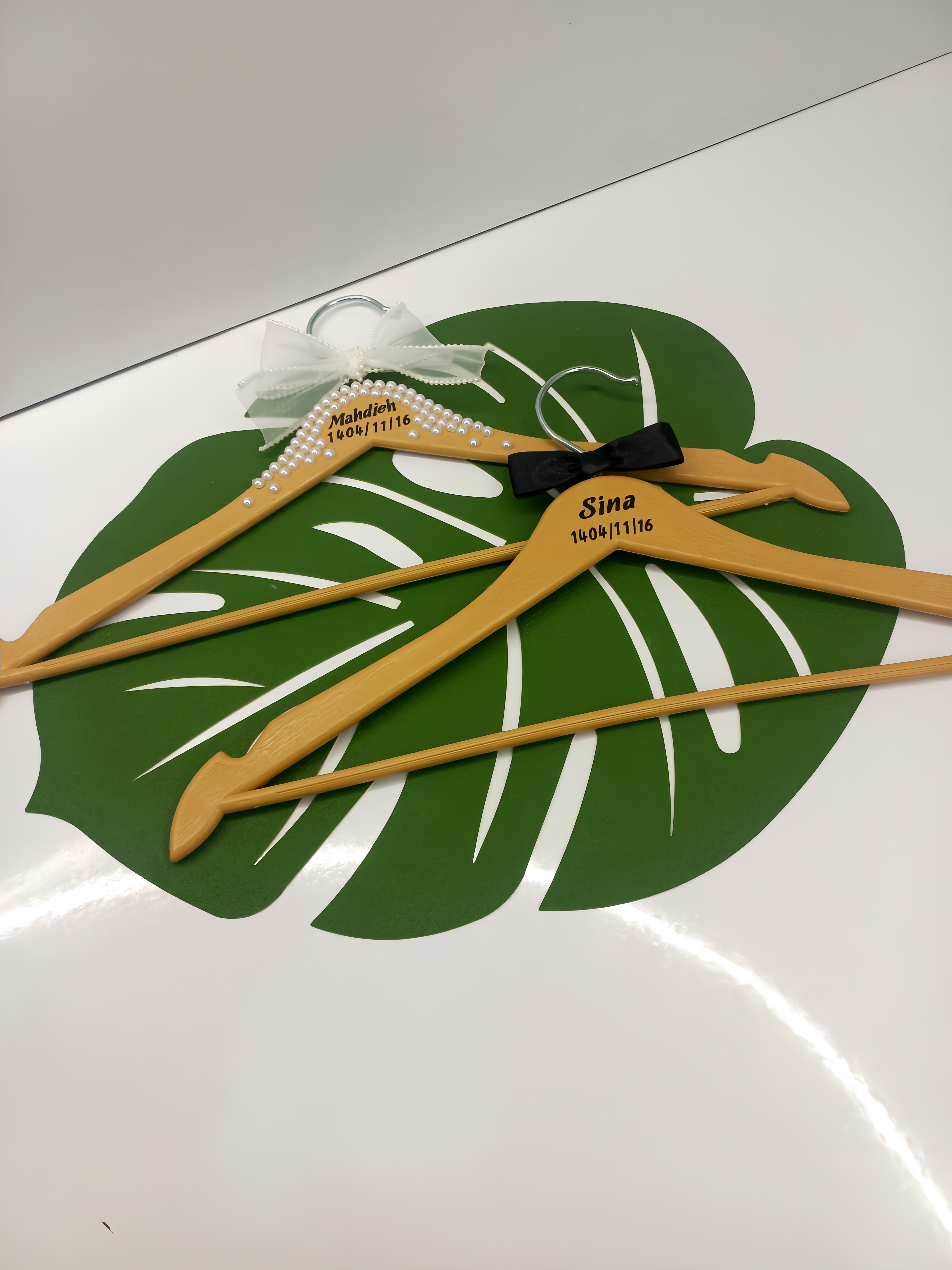 ست هنگر عروس داماد طرح چوب